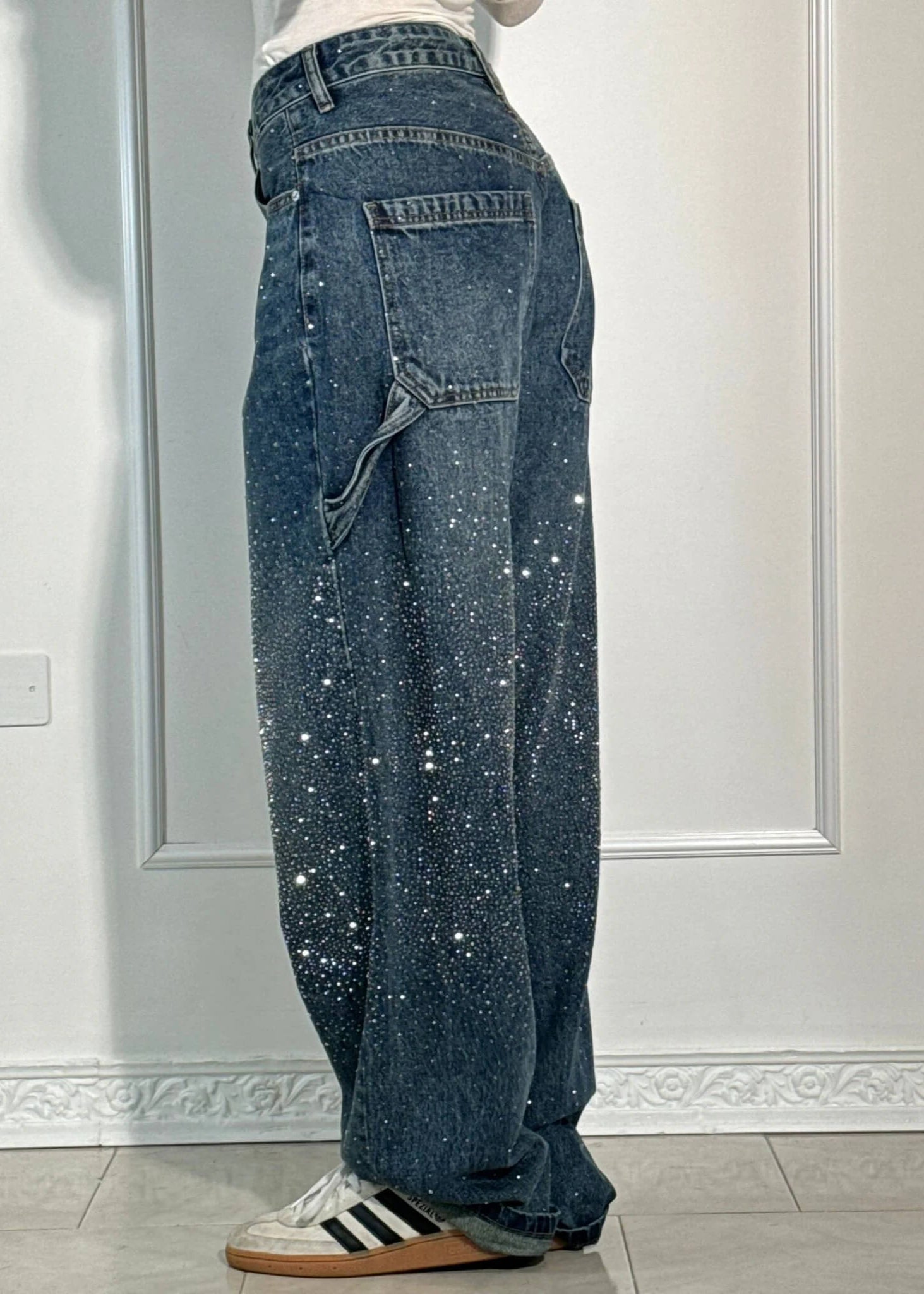 Julia - Jeans taille haute à jambes larges et poches à boutons