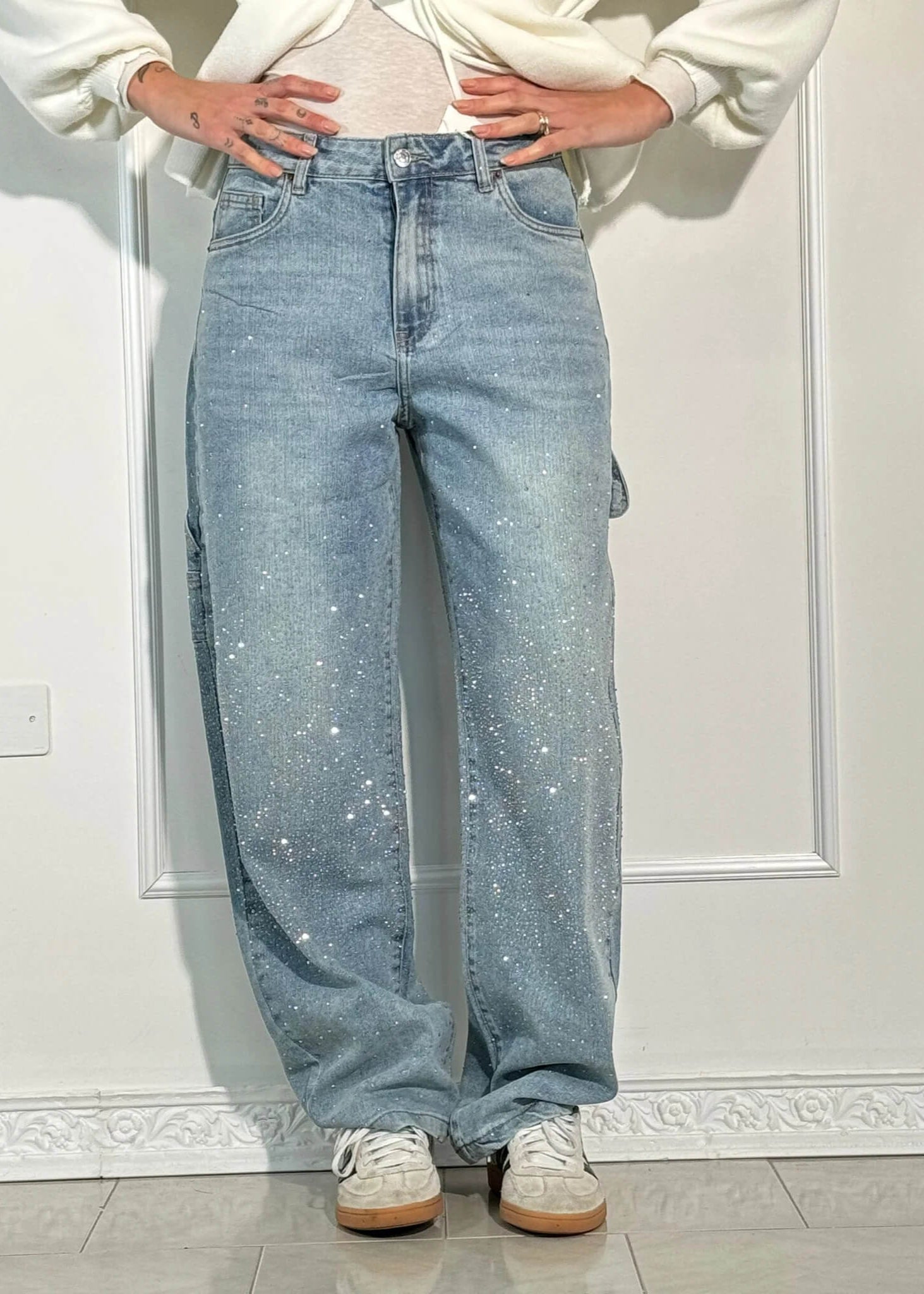 Julia - Jeans taille haute à jambes larges et poches à boutons