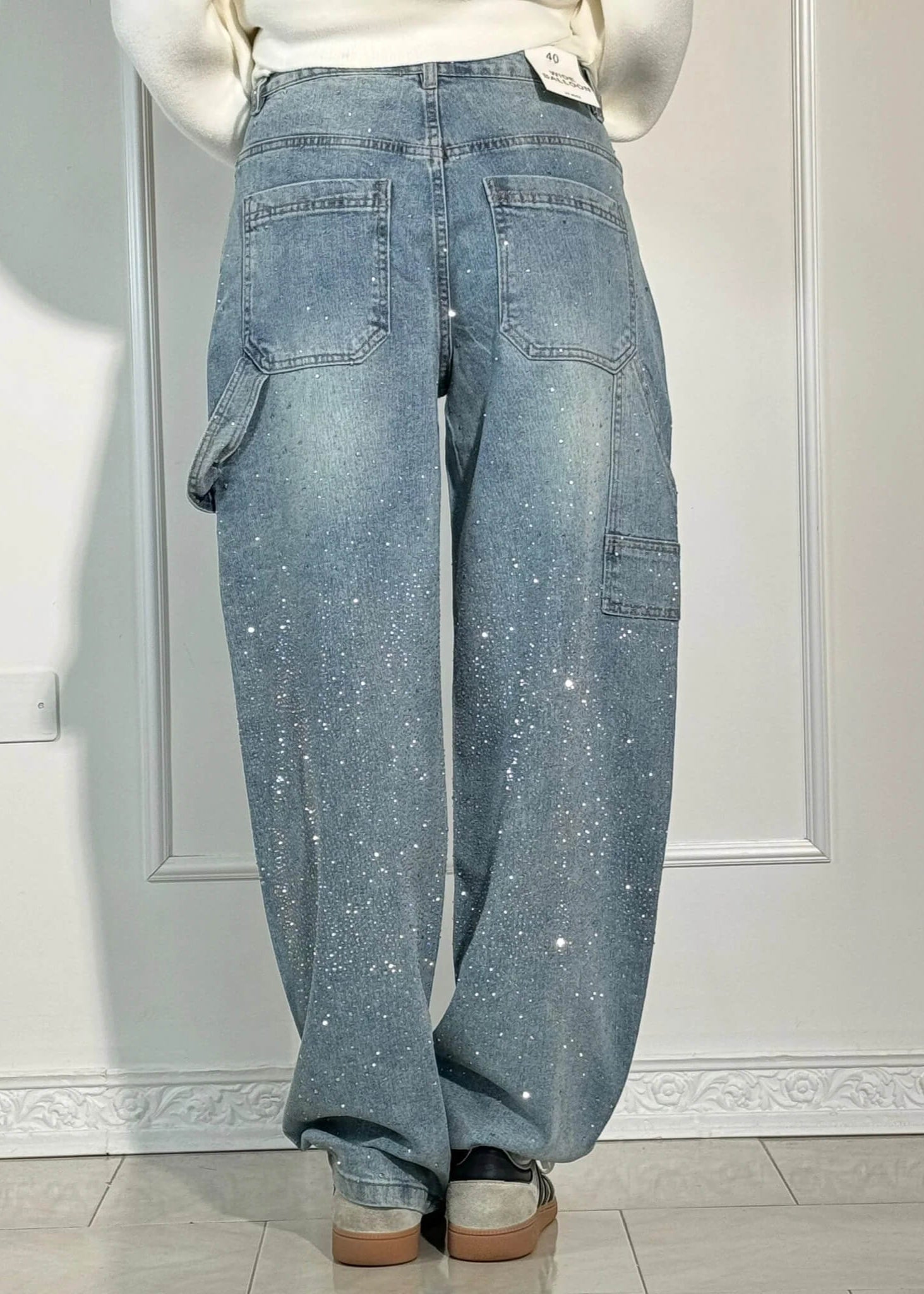 Julia - Jeans taille haute à jambes larges et poches à boutons