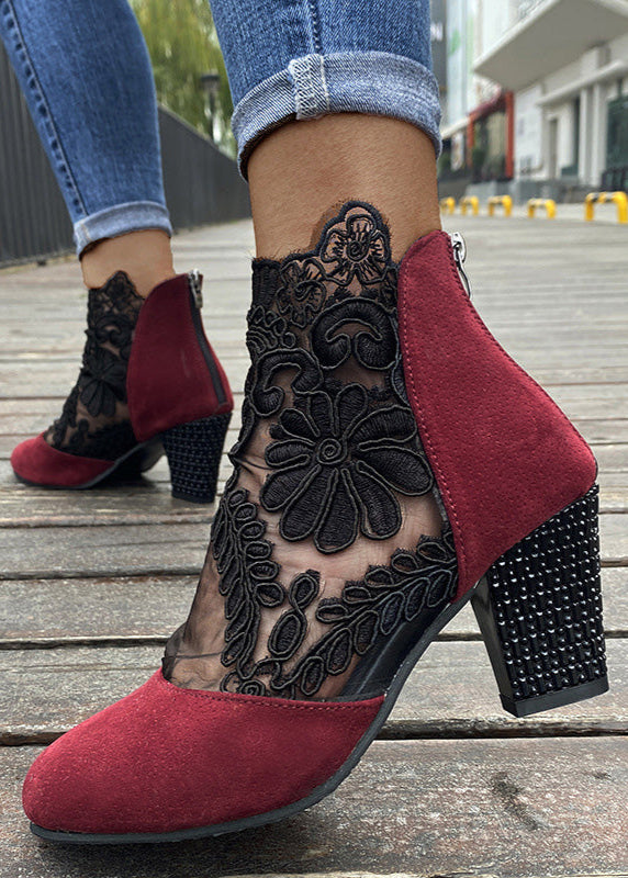 Talons hauts en dentelle élégants