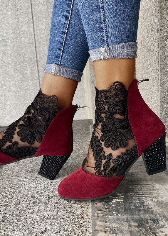 Talons hauts en dentelle élégants
